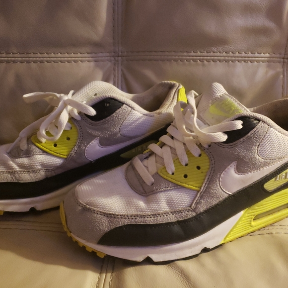 Nike Shoes - Womens sz 8 airmax